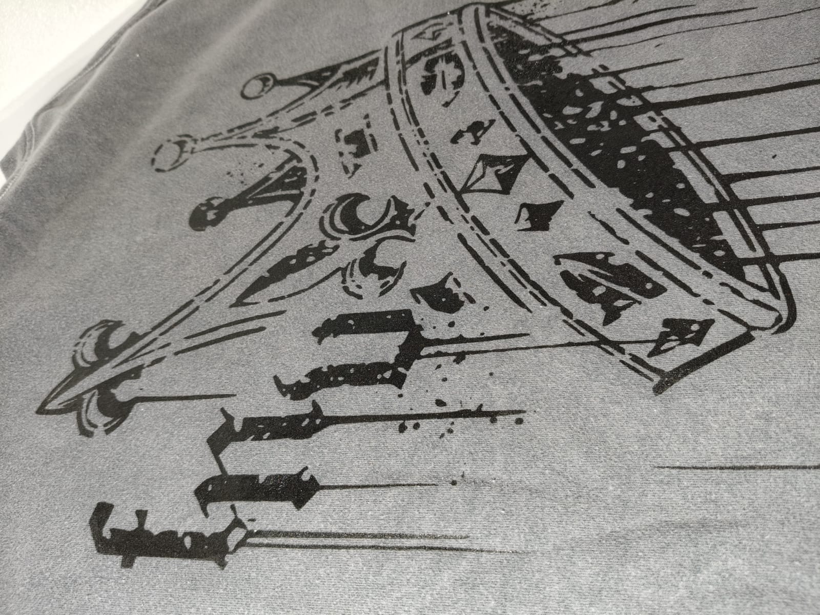 01 - Crown Drippy Tee - Origin Drop