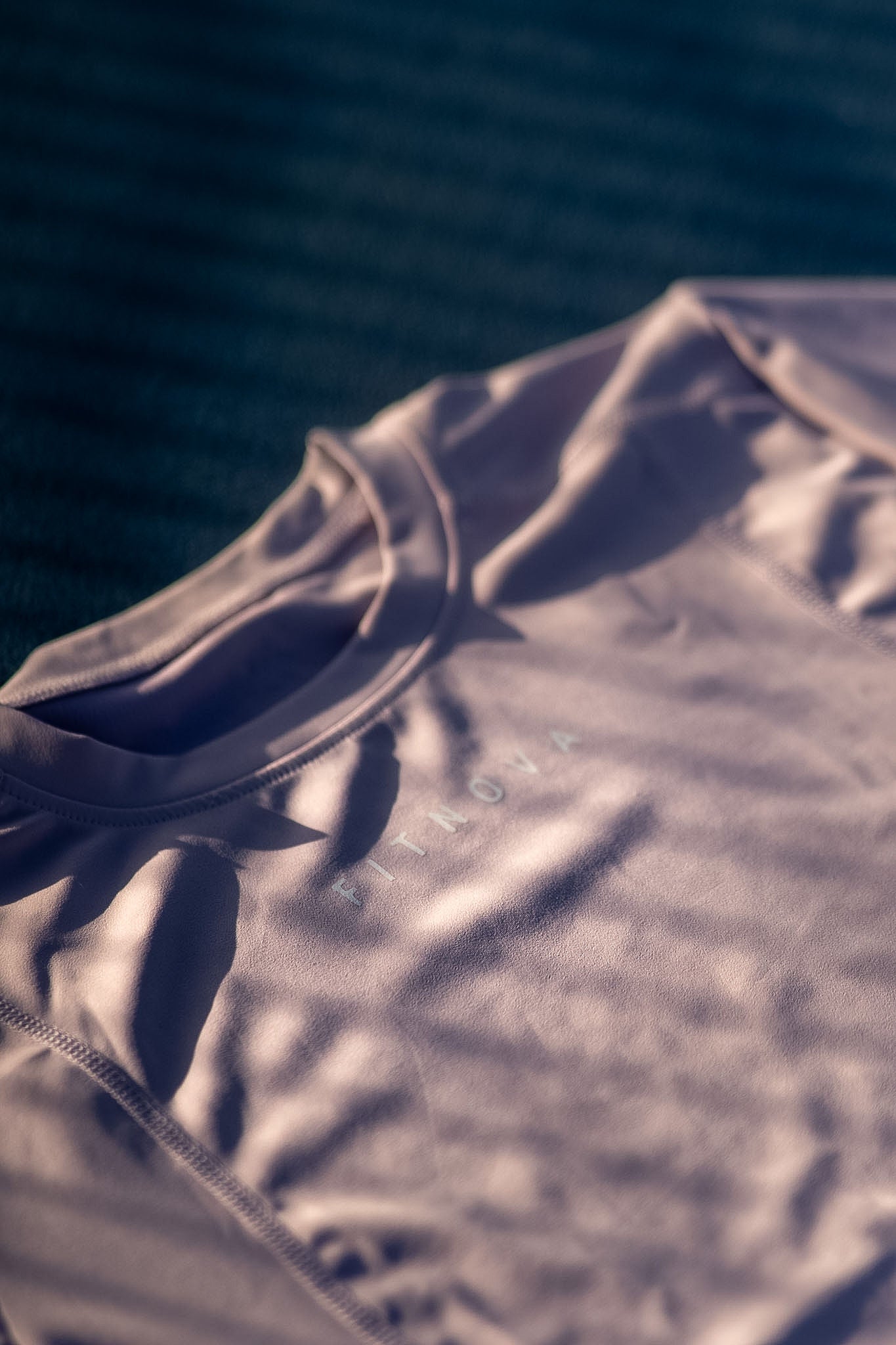 03 - Playera De Compresión LUMEN - FITNOVA